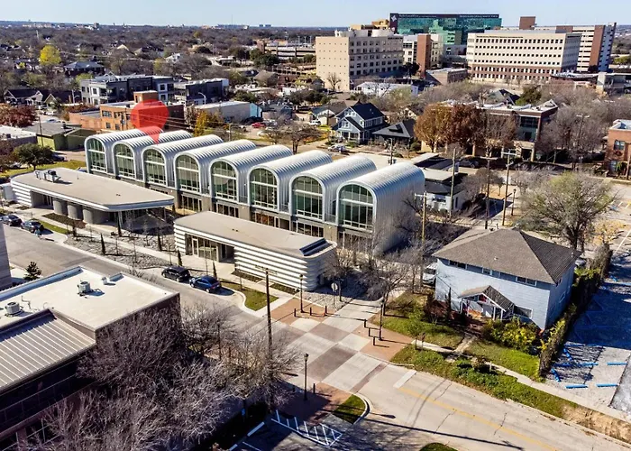 Holiday home Walk To Magnolia District - Above Dining And Shops