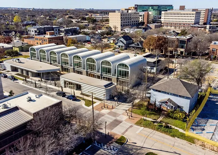 Holiday home Walk To Magnolia District - Above Dining And Shops