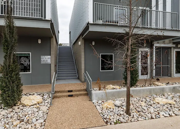 Walk To Magnolia District - Above Dining And Shops Holiday home *